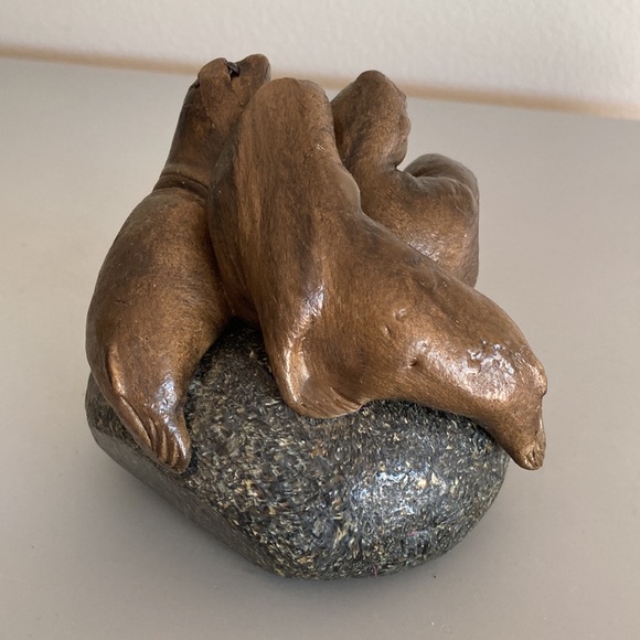 Gloria Shinn Wax Carved Sculpture 3 Seals Sea Lions on a Rock Vintage Art Piece - Picture 9 of 11